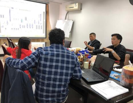 厄瓜多爾客戶來(lái)渝考察凱潛廢機(jī)油過濾設(shè)備